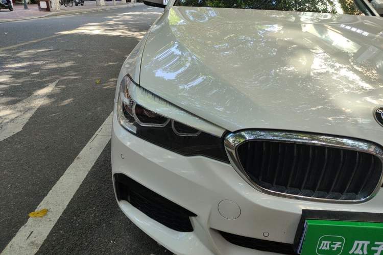Used BMW 5 Series 2019 530Li Leading Model M Sport Package Right Front Headlight