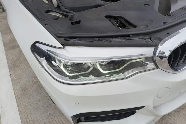 Used BMW 5 Series 2019 Facelifted 530i M Sport Package Right Front Headlight