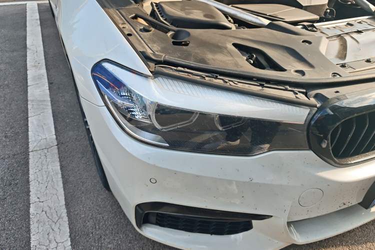 Used BMW 5 Series 2019 530Li Leading Model M Sport Package Right Front Headlight