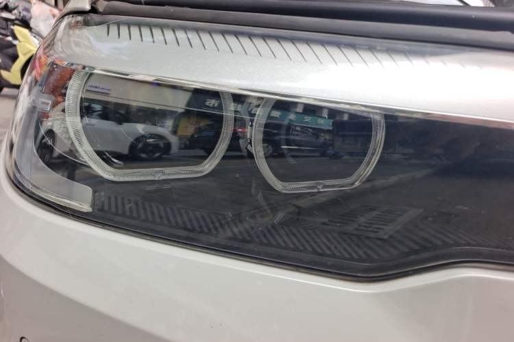 Used BMW 5 Series 2019 Facelifted 525Li Luxury Package Right Front Headlight