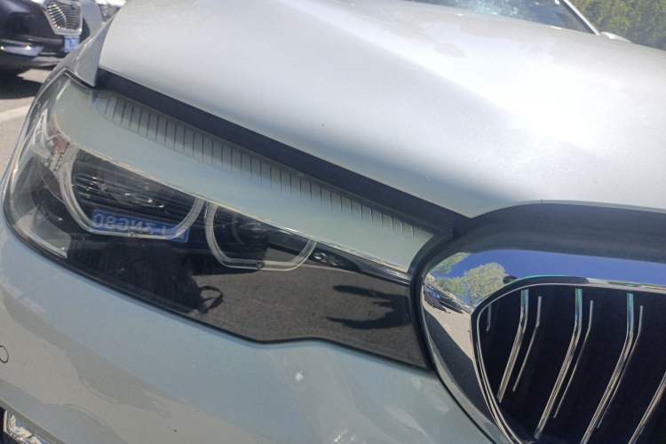 Used BMW 5 Series 2019 Facelifted 530Li Leading Edition Luxury Package Right Front Headlight