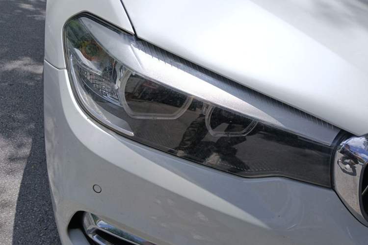 Used BMW 5 Series 2019 Facelifted 530Li Leading Edition Luxury Package Right Front Headlight