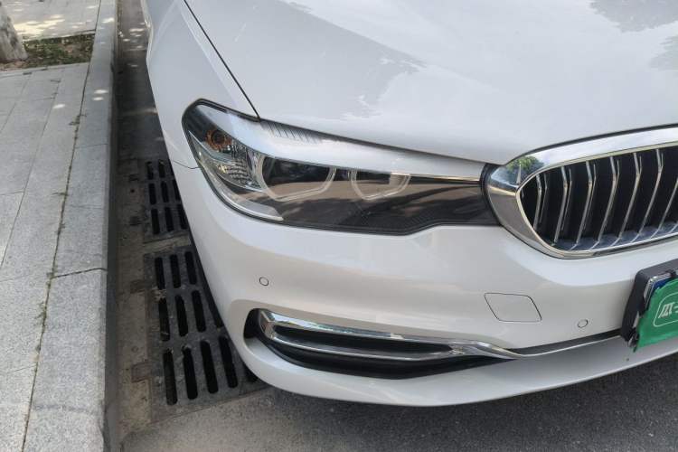 Used BMW 5 Series 2019 Facelifted 530Li Leading Edition Luxury Package Right Front Headlight