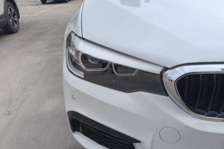 Used BMW 5 Series 2019 Facelifted 530Li Leading Edition M Sport Package Right Front Headlight