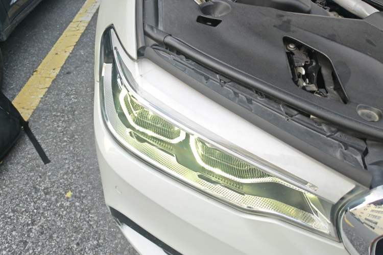 Used BMW 5 Series 2019 530Li xDrive M Sport Package Right Front Headlight