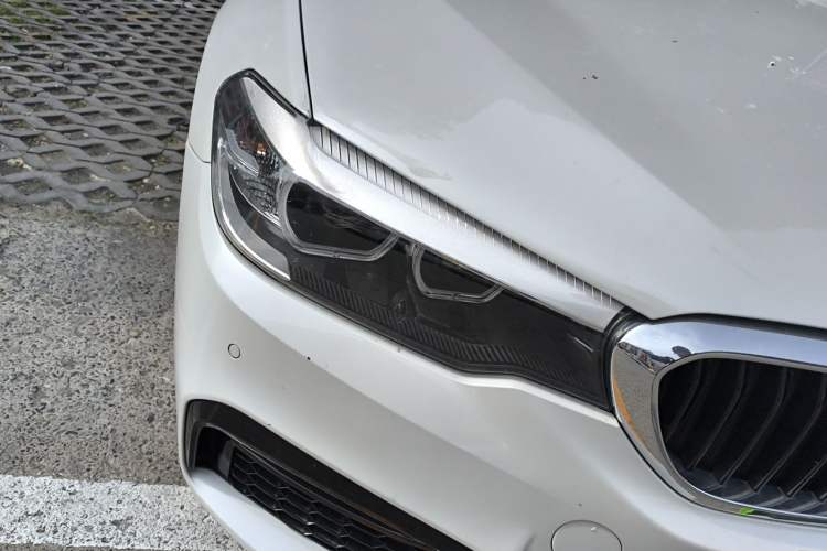 Used BMW 5 Series 2019 530Li Leading Model M Sport Package Right Front Headlight