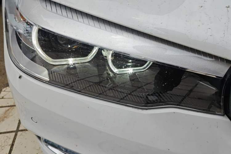Used BMW 5 Series 2019 525Li Luxury Package Right Front Headlight