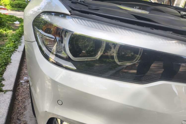 Used BMW 5 Series 2019 525Li Luxury Package Right Front Headlight