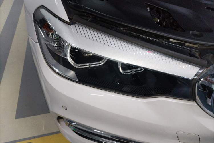Used BMW 5 Series 2019 530Li Leading Model Luxury Package Right Front Headlight