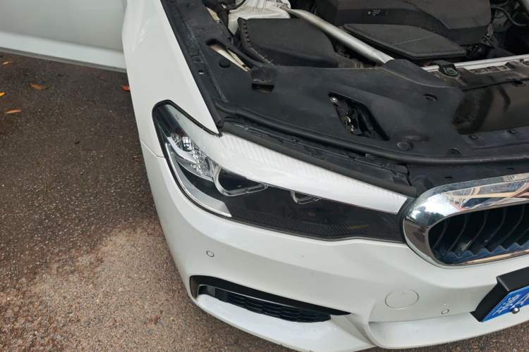 Used BMW 5 Series 2019 530Li Leading Model M Sport Package Right Front Headlight