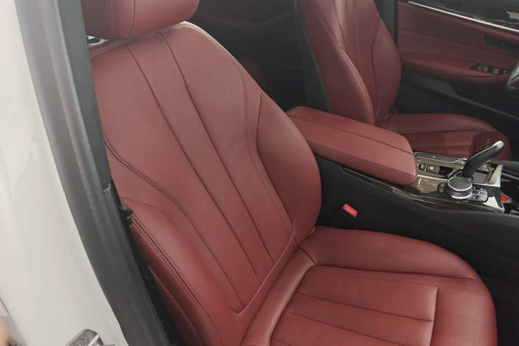 Used BMW 5 Series 2019 530Li Leading Model M Sport Package Right Front Seat