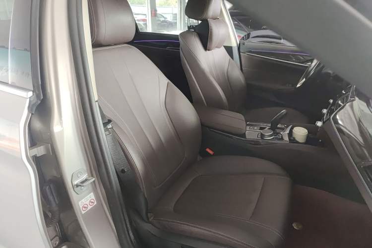 Used BMW 5 Series 2019 Facelifted 525Li Luxury Package Right Front Seat