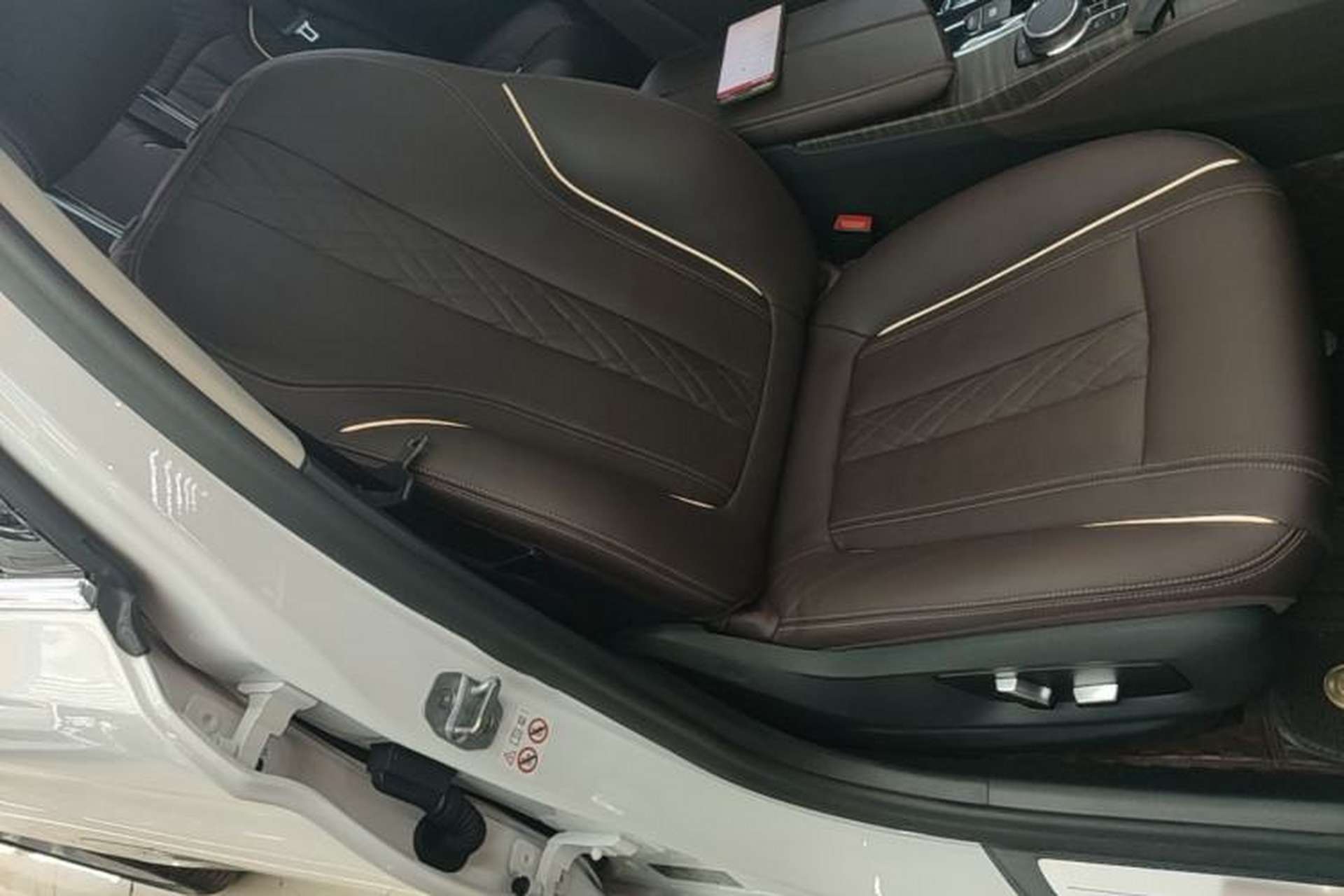 Used BMW 5 Series 2019 530Li xDrive Luxury Package Right Front Seat