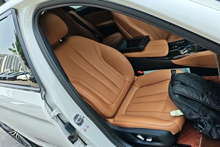 Used BMW 5 Series 2019 530Li Leading Model M Sport Package Right Front Seat