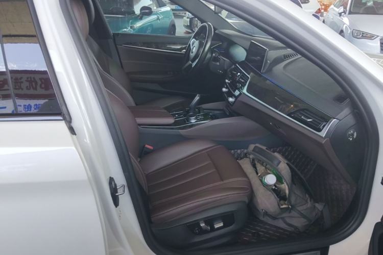 Used BMW 5 Series 2019 525Li M Sport Package Right Front Seat
