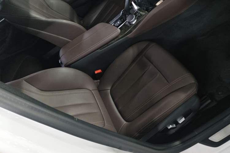Used BMW 5 Series 2019 Restyled 525Li M Sport Package Right Front Seat