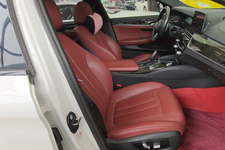 Used BMW 5 Series 2019 530Li Leading Model M Sport Package Right Front Seat
