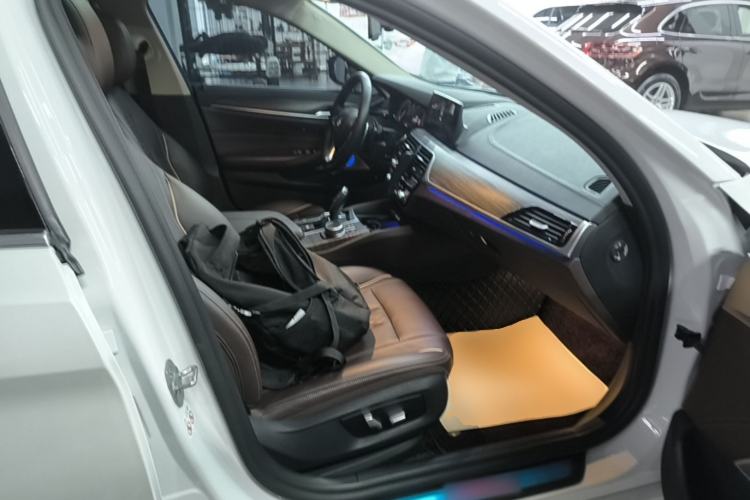 Used BMW 5 Series 2019 Updated 530Li xDrive Luxury Package Right Front Seat