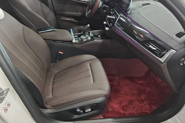 Used BMW 5 Series 2019 Restyled 525Li M Sport Package Right Front Seat