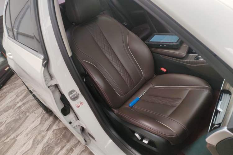 Used BMW 5 Series 2019 Facelifted 530Li Leading Edition Luxury Package Right Front Seat