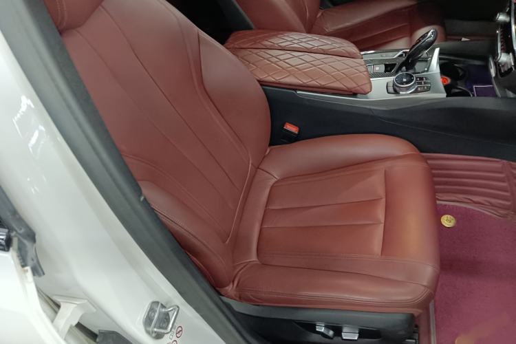 Used BMW 5 Series 2019 530Li Leading Model M Sport Package Right Front Seat