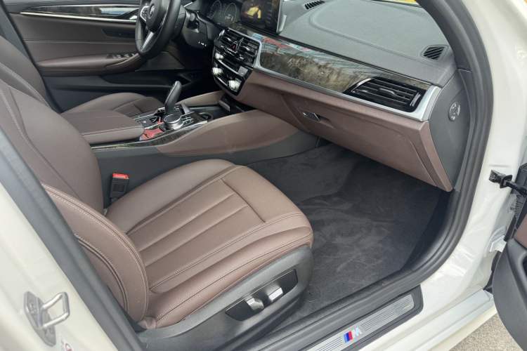 Used BMW 5 Series 2019 525Li M Sport Package Right Front Seat