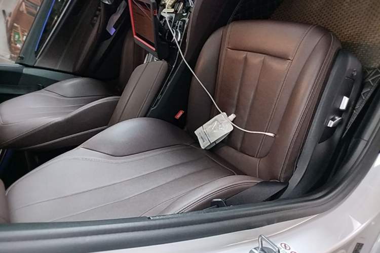 Used BMW 5 Series 2019 525Li M Sport Package Right Front Seat