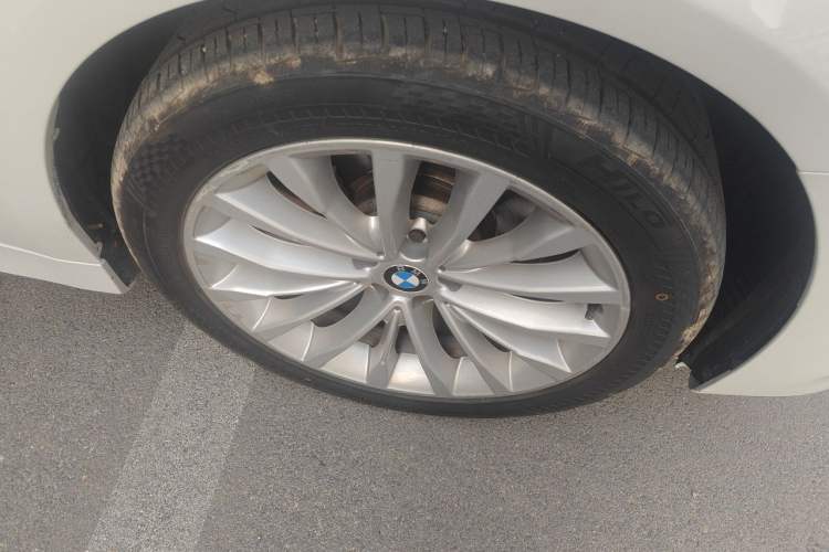 Used BMW 5 Series 2019 525Li Luxury Package Right Front Wheel Hub