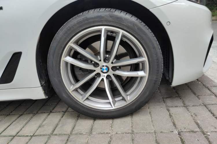 Used BMW 5 Series 2019 525Li M Sport Package Right Front Wheel Hub
