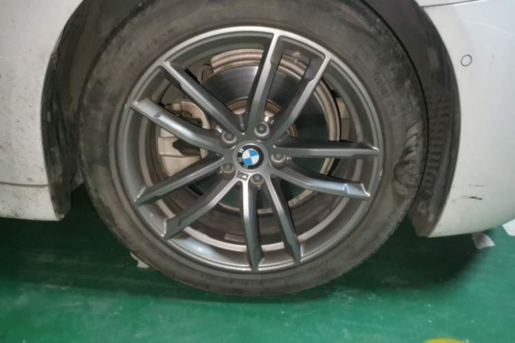 Used BMW 5 Series 2019 525i M Sport Package Right Front Wheel Hub