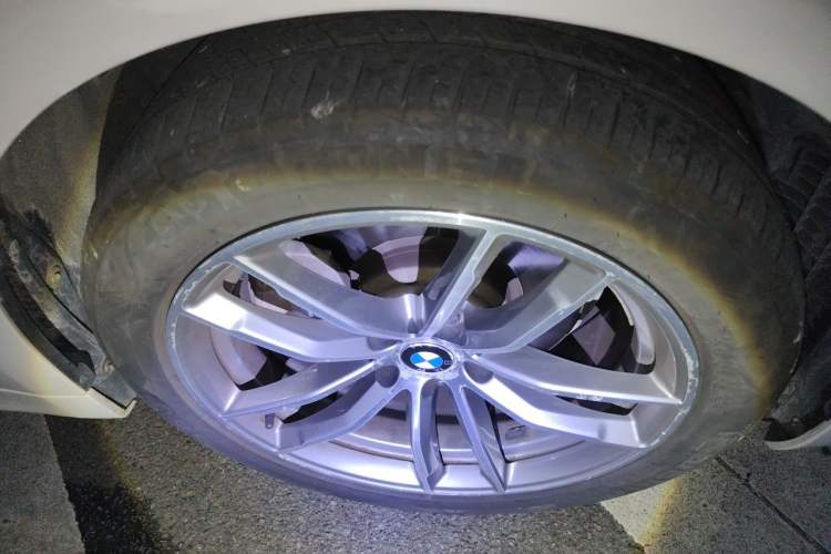 Used BMW 5 Series 2019 525Li M Sport Package Right Front Wheel Hub