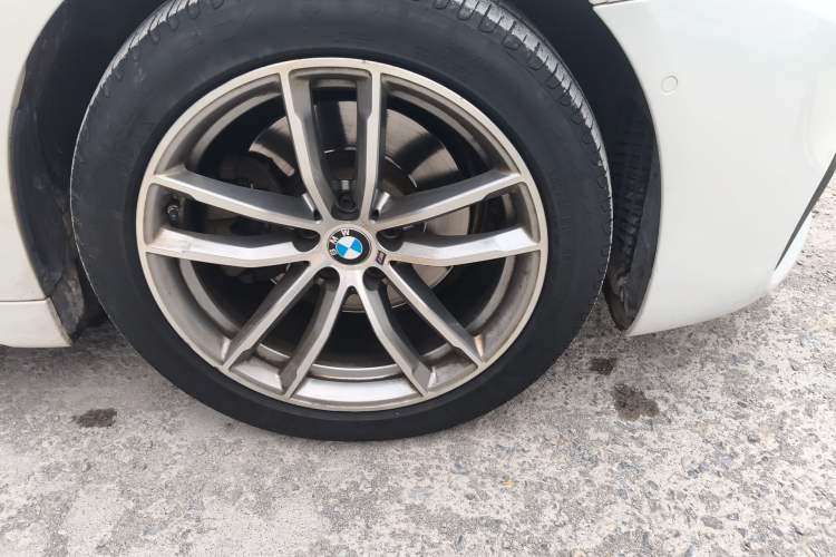 Used BMW 5 Series 2019 Restyled 525Li M Sport Package Right Front Wheel Hub