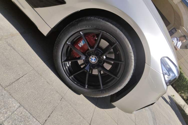 Used BMW 5 Series 2019 Restyled 525Li M Sport Package Right Front Wheel Hub