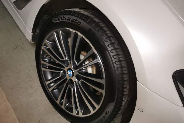 Used BMW 5 Series 2019 530Li Luxury Edition Premium Package Right Front Wheel Hub