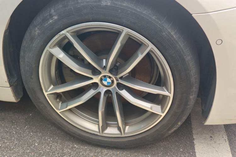 Used BMW 5 Series 2019 525Li M Sport Package Right Front Wheel Hub