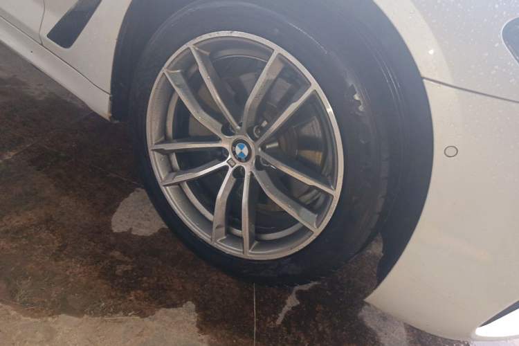 Used BMW 5 Series 2019 525Li M Sport Package Right Front Wheel Hub