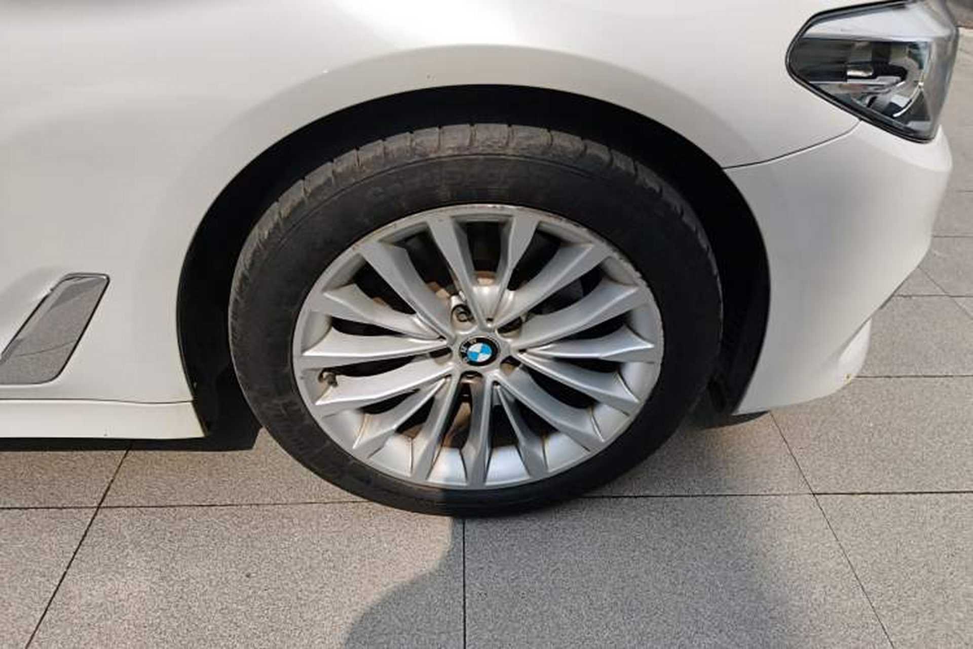 Used BMW 5 Series 2019 Facelifted 525Li Luxury Package Right Front Wheel Hub