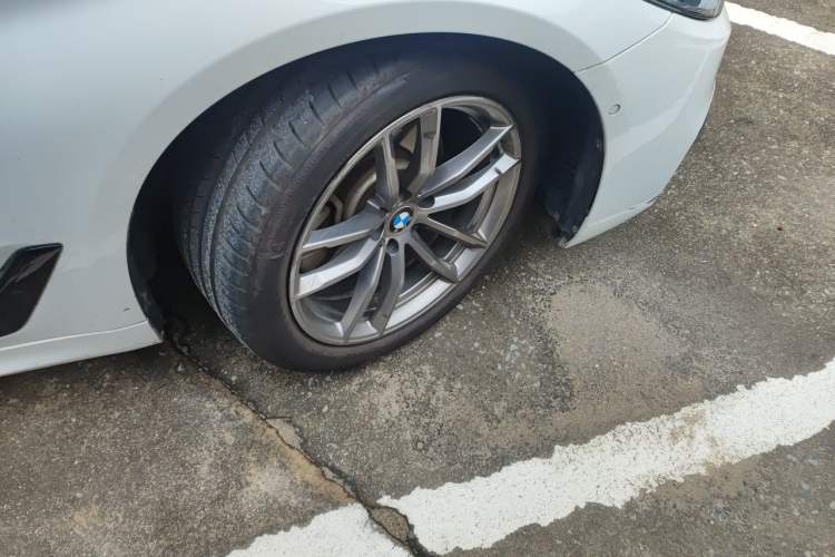 Used BMW 5 Series 2019 525i M Sport Package Right Front Wheel Hub