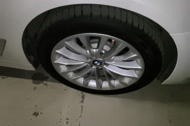 Used BMW 5 Series 2019 Facelifted 530Li Leading Edition Luxury Package Right Front Wheel Hub