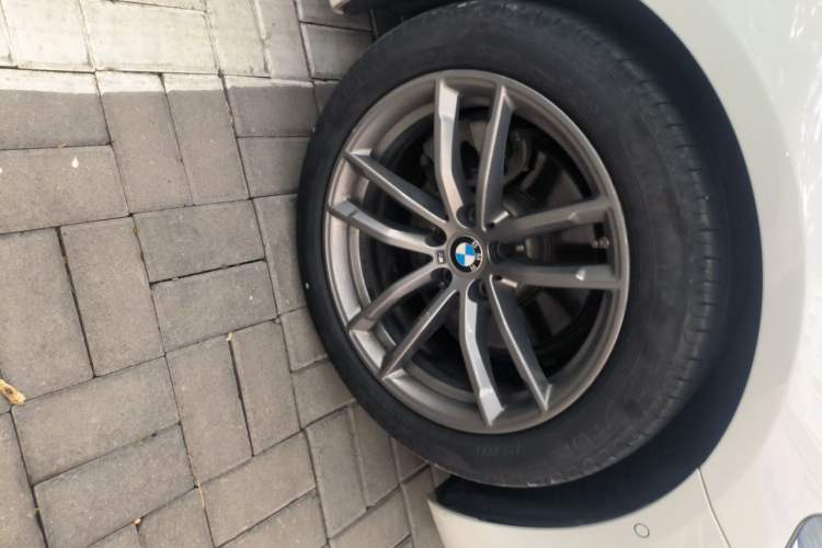 Used BMW 5 Series 2019 525i M Sport Package Right Front Wheel Hub
