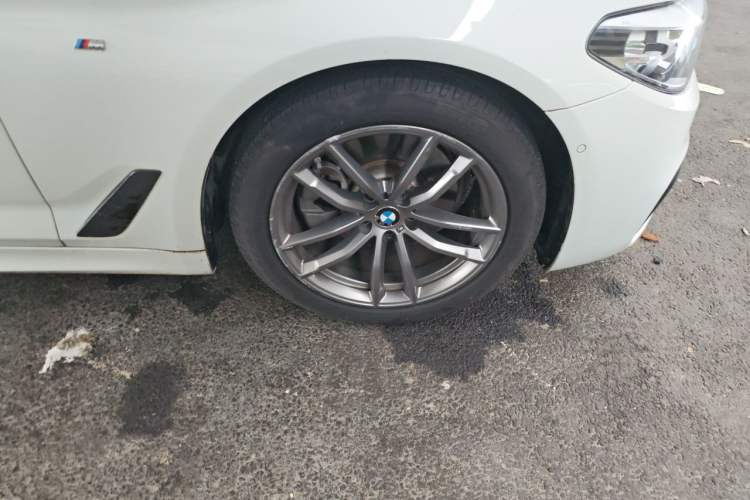 Used BMW 5 Series 2019 Restyled 525i M Sport Package Right Front Wheel Hub