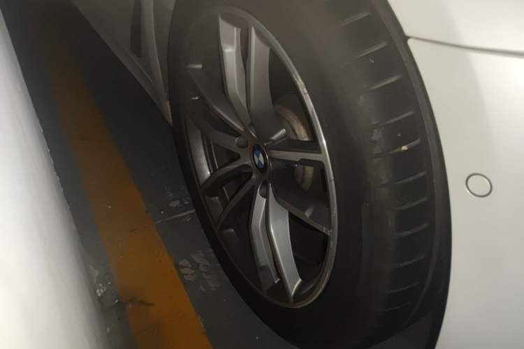 Used BMW 5 Series 2019 525Li M Sport Package Right Front Wheel Hub
