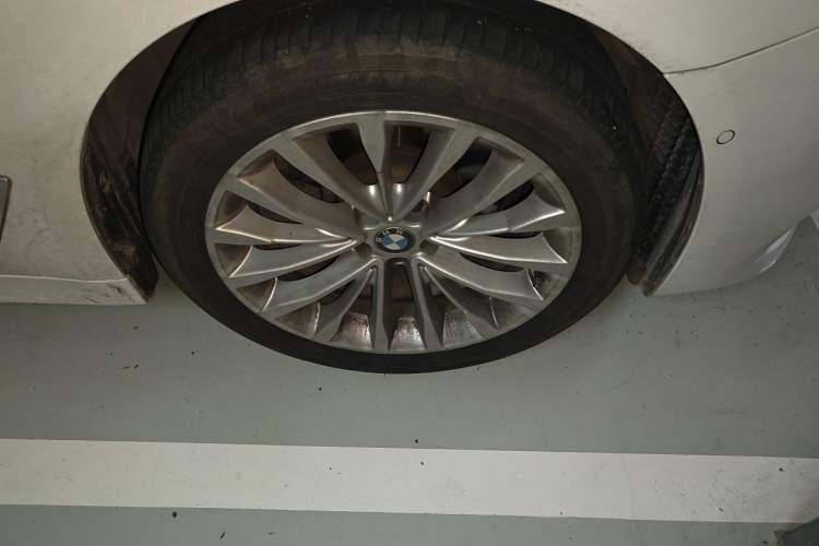 Used BMW 5 Series 2019 525Li Luxury Package Right Front Wheel Hub