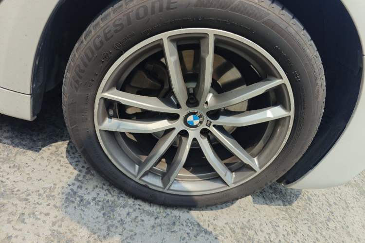Used BMW 5 Series 2019 525Li M Sport Package Right Front Wheel Hub