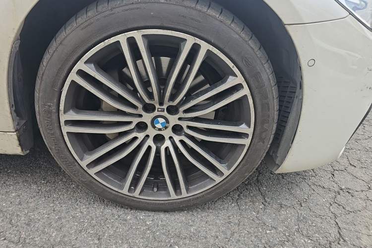 Used BMW 5 Series 2019 530Li xDrive M Sport Package Right Front Wheel Hub