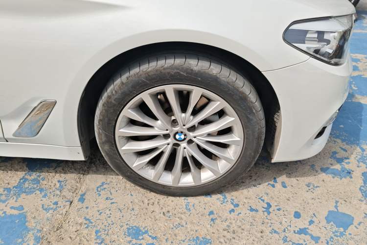 Used BMW 5 Series 2019 525Li Luxury Package Right Front Wheel Hub