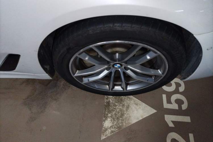 Used BMW 5 Series 2019 525Li M Sport Package Right Front Wheel Hub