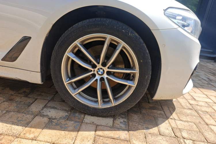 Used BMW 5 Series 2019 525Li M Sport Package Right Front Wheel Hub