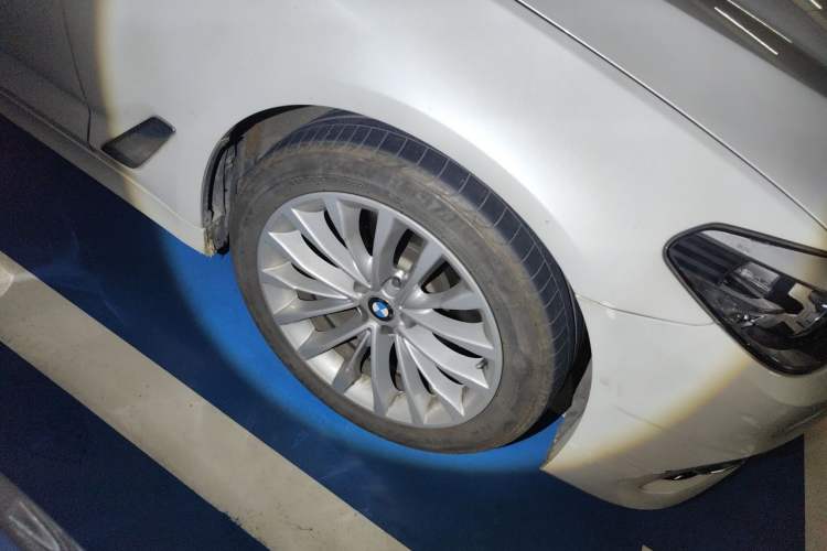 Used BMW 5 Series 2019 525Li Luxury Package Right Front Wheel Hub