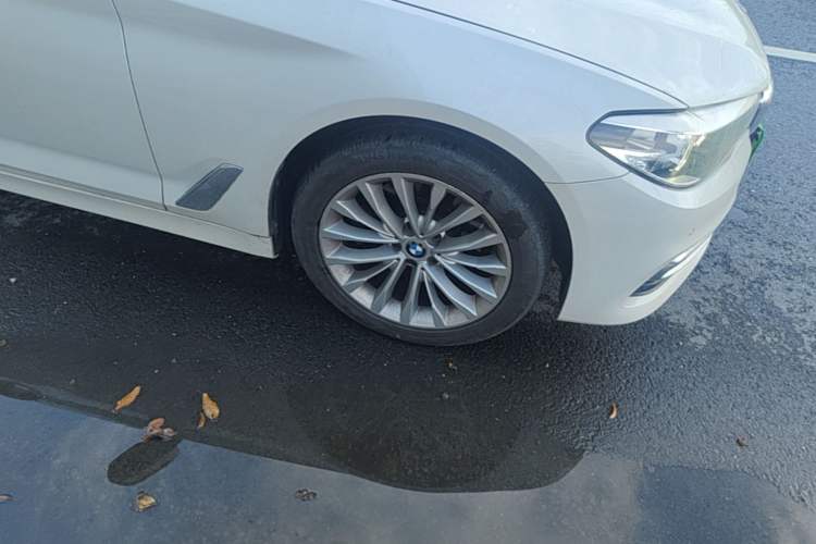 Used BMW 5 Series 2019 525Li Luxury Package Right Front Wheel Hub